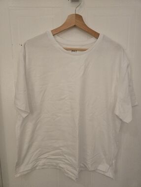 Suzy Shier White Short Organic Cotton Sleeve Crew Tee